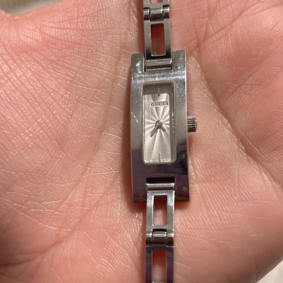 Gucci Watch - Picture 1 of 3